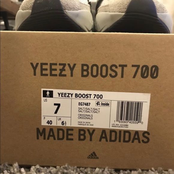 Yeezy 700 salt - Picture 7 of 7